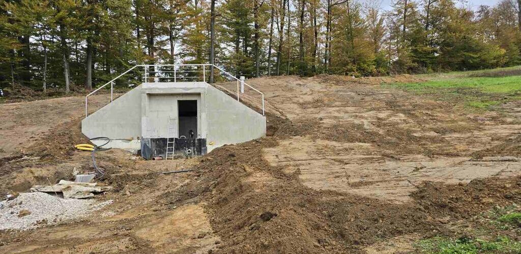 Oskrba s pitno vodo – Dograditev vodovoda na območju šola / Industrijska cona v Občini Dobje