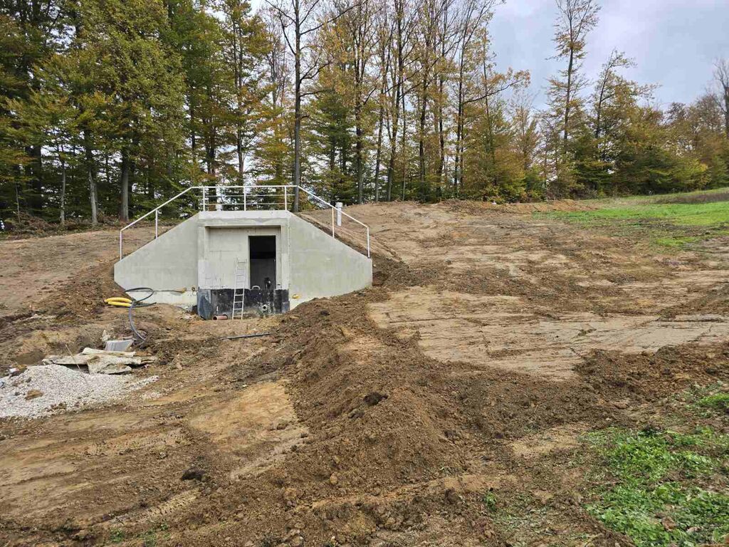 Oskrba s pitno vodo – Dograditev vodovoda na območju šola / Industrijska cona v Občini Dobje