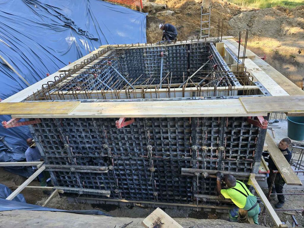 Oskrba s pitno vodo – Dograditev vodovoda na območju šola / Industrijska cona v Občini Dobje